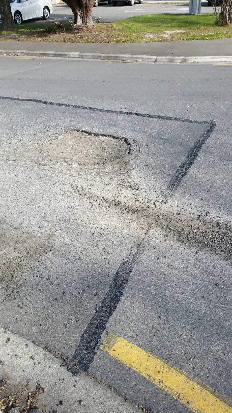 The photograph attached to this roading/streets report