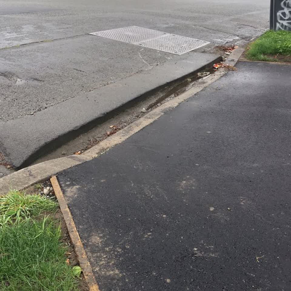 The photograph attached to this roading/streets report