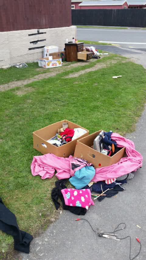 Rubbish/Recycling, a report photo