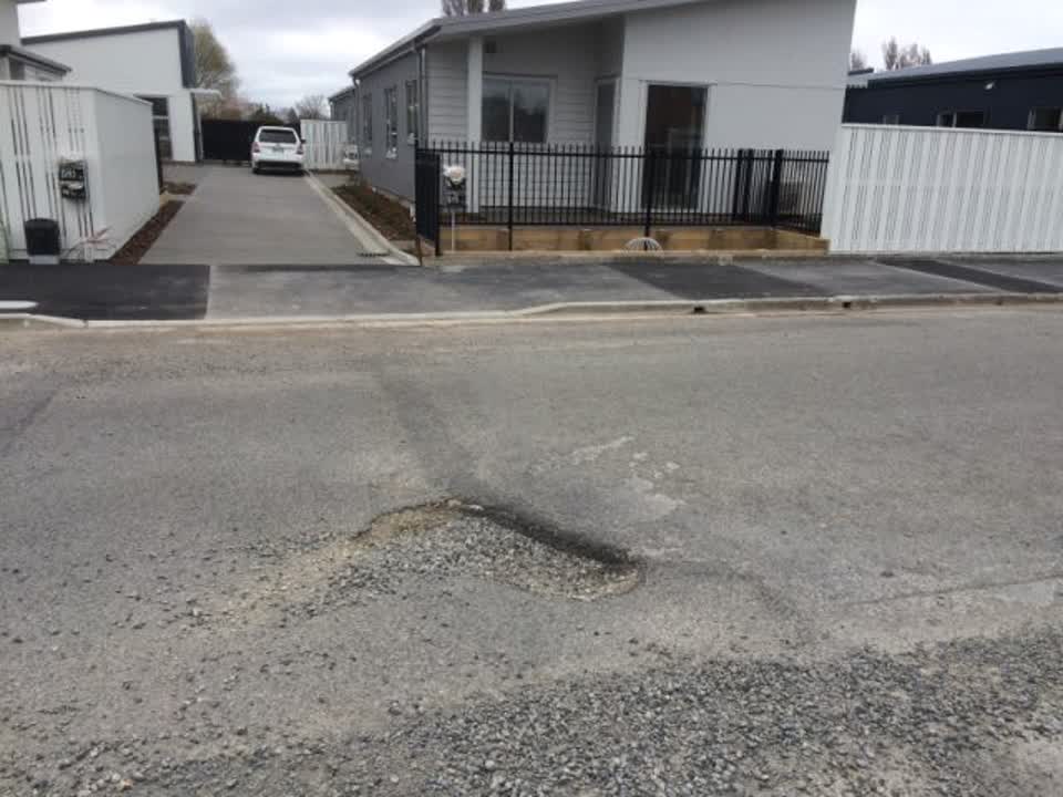 The photograph attached to this roading/streets report