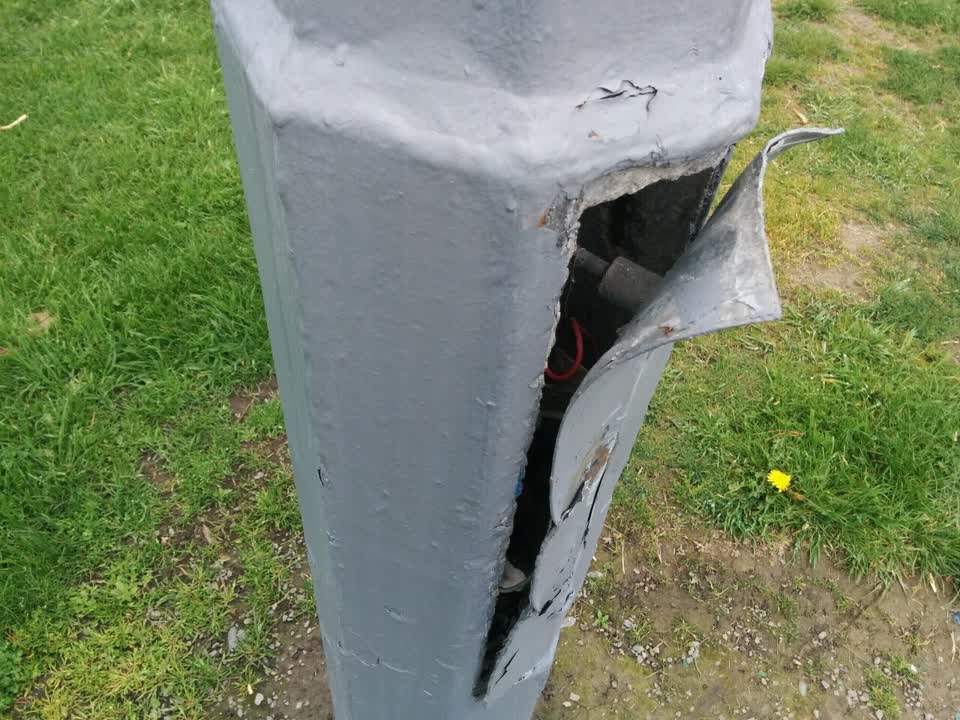 The photograph attached to this roading/streets report