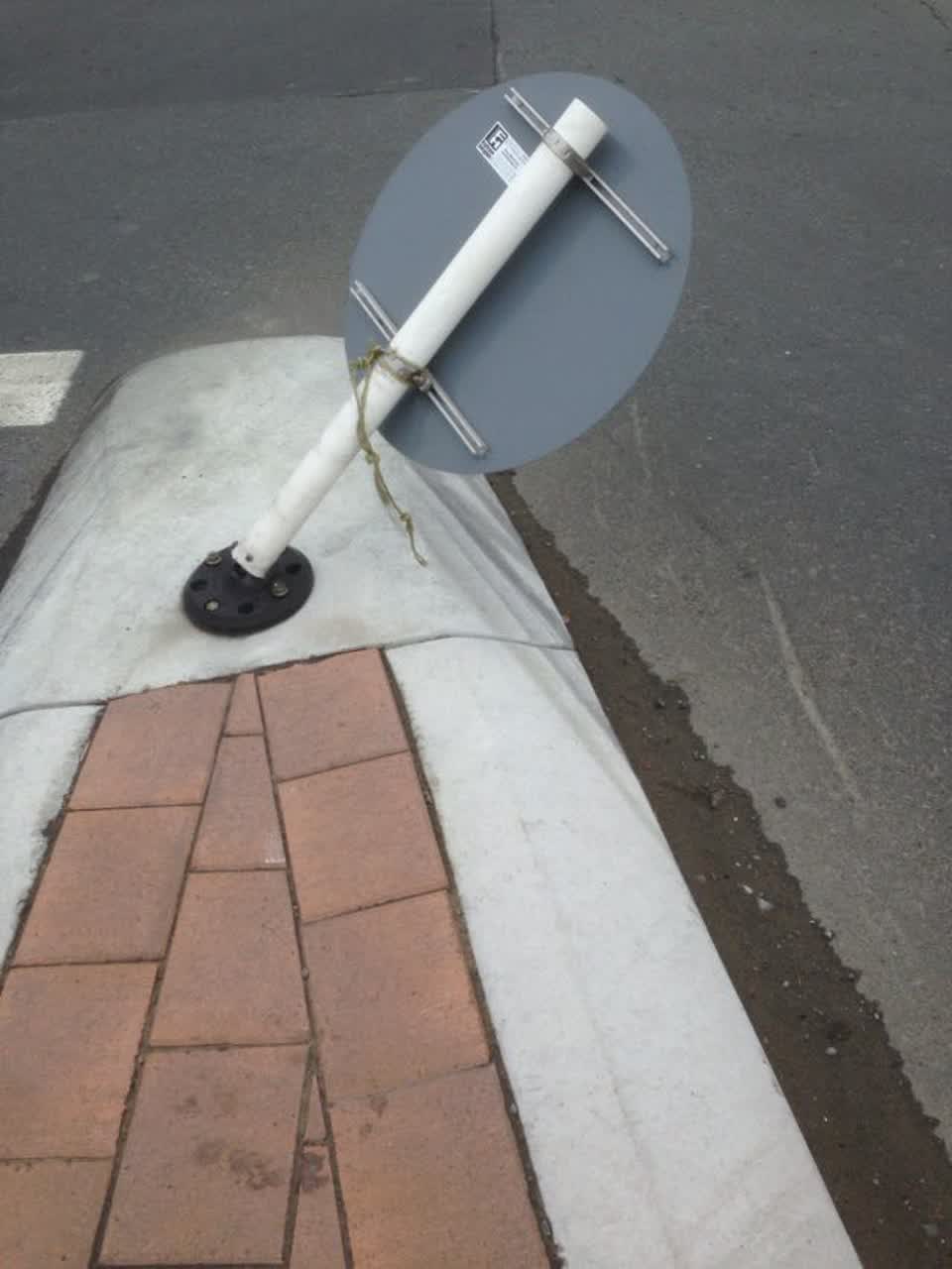 The photograph attached to this roading/streets report