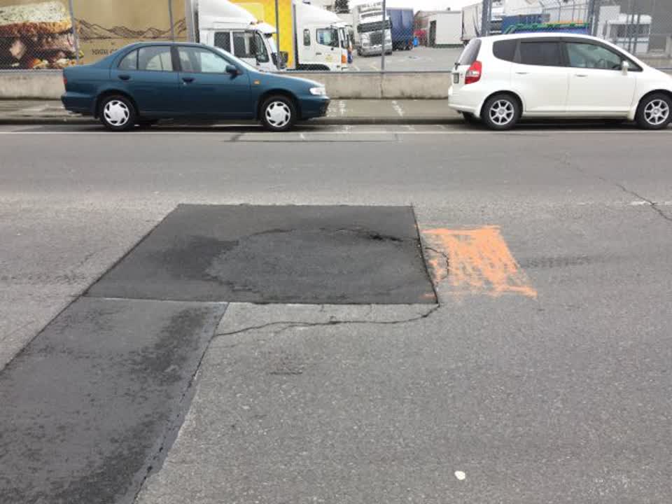 The photograph attached to this roading/streets report