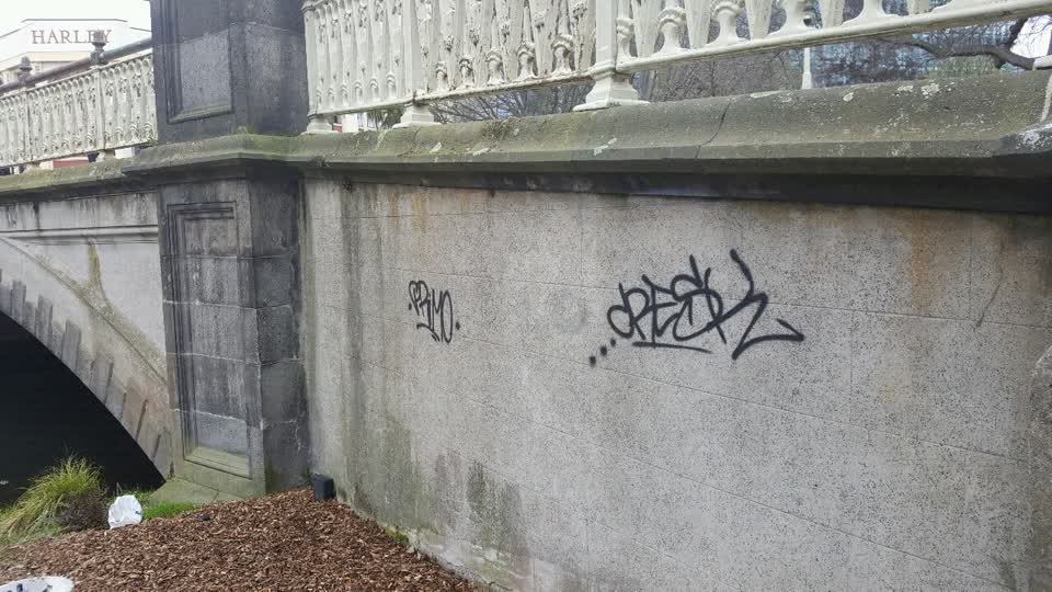 The photograph attached to this graffiti report