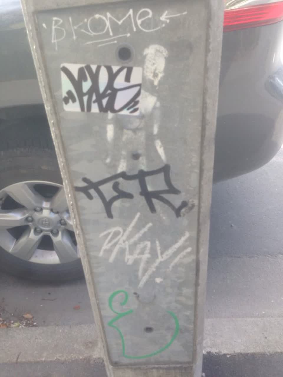 The photograph attached to this graffiti report