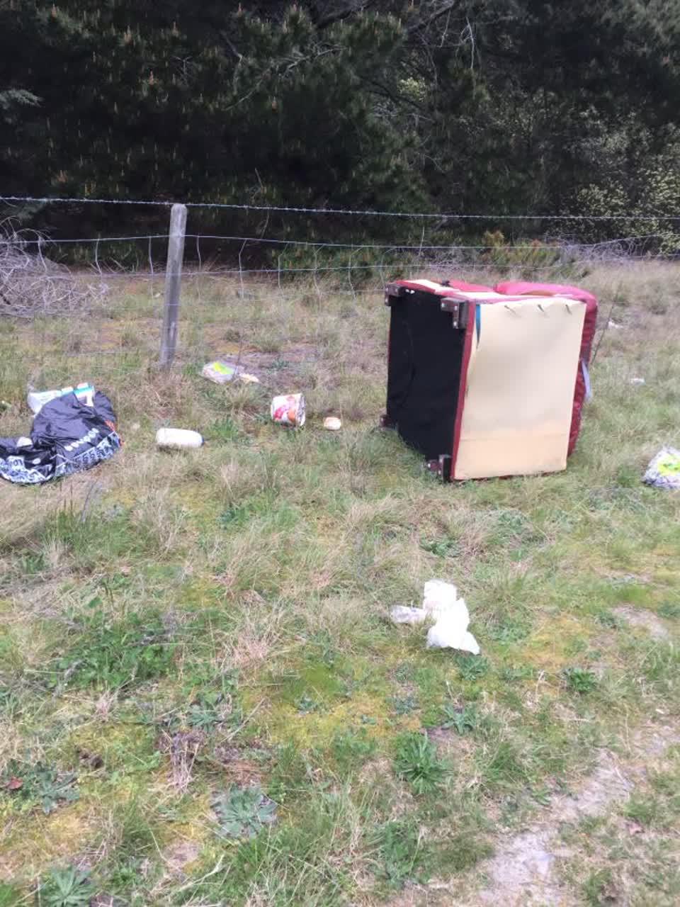 The photograph attached to this rubbish/recycling report