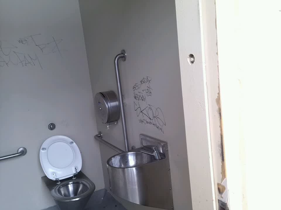 The photograph attached to this graffiti report