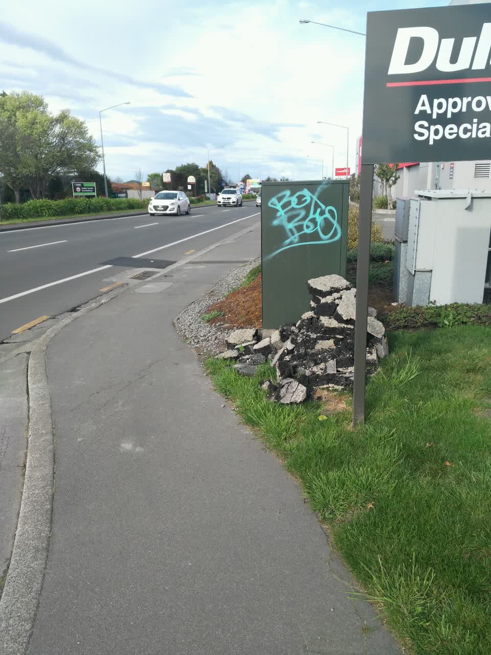 The photograph attached to this roading/streets report