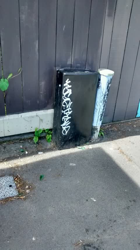 Graffiti, a report photo