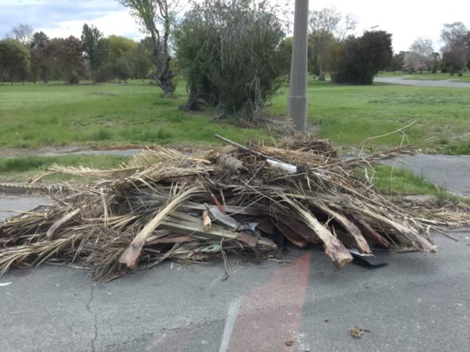 The photograph attached to this rubbish/recycling report