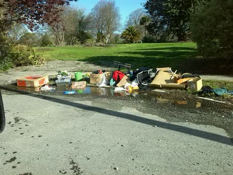 Rubbish/Recycling, a report photo