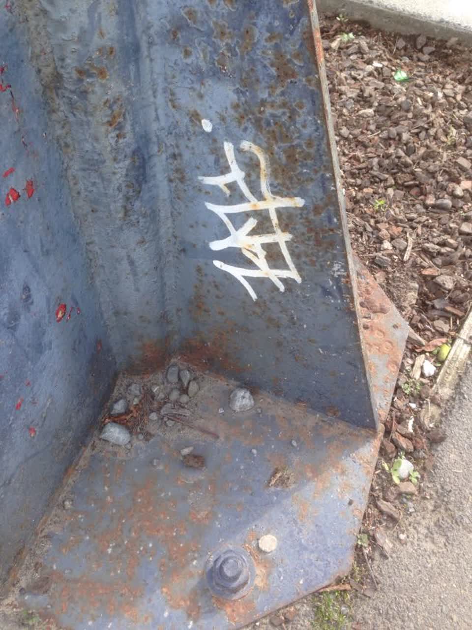 The photograph attached to this graffiti report