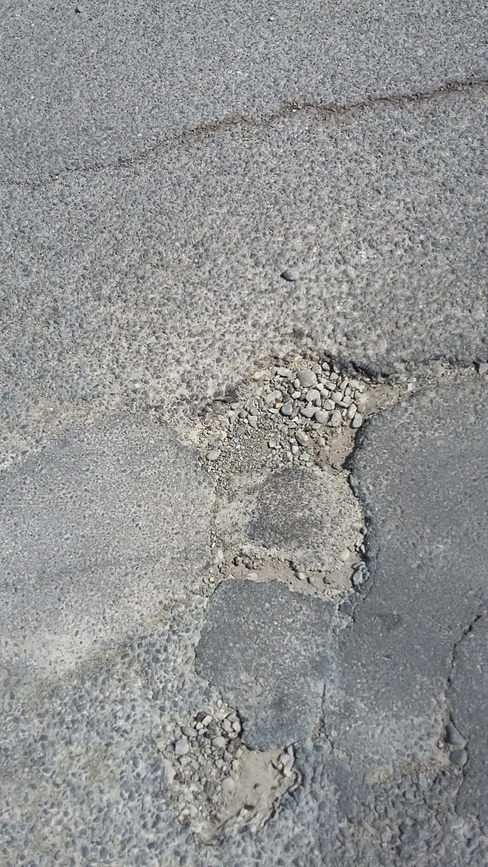 The photograph attached to this roading/streets report