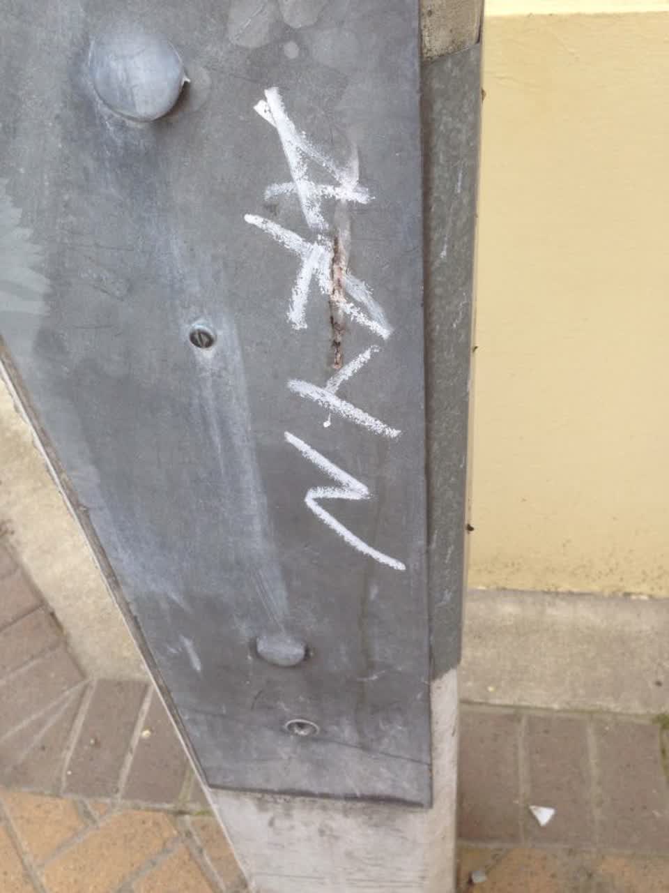 The photograph attached to this graffiti report
