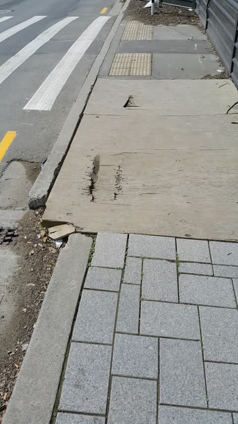 Roading/Streets, a report photo