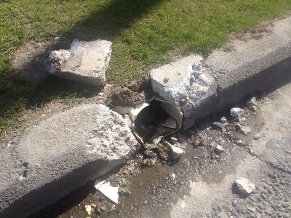 The photograph attached to this roading/streets report