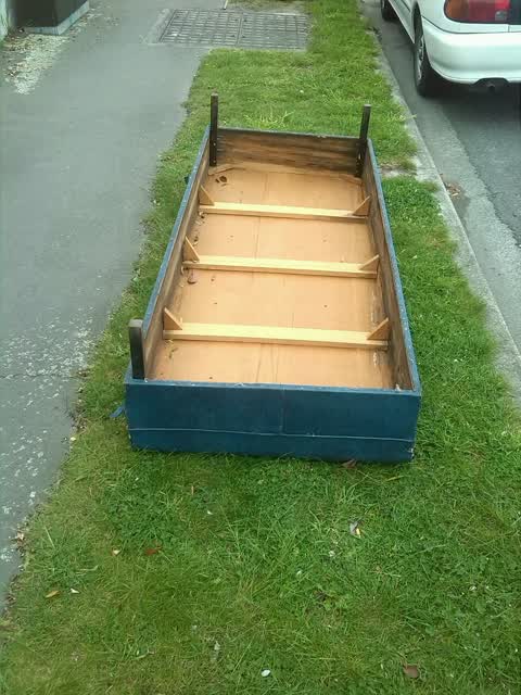 Rubbish/Recycling, a report photo