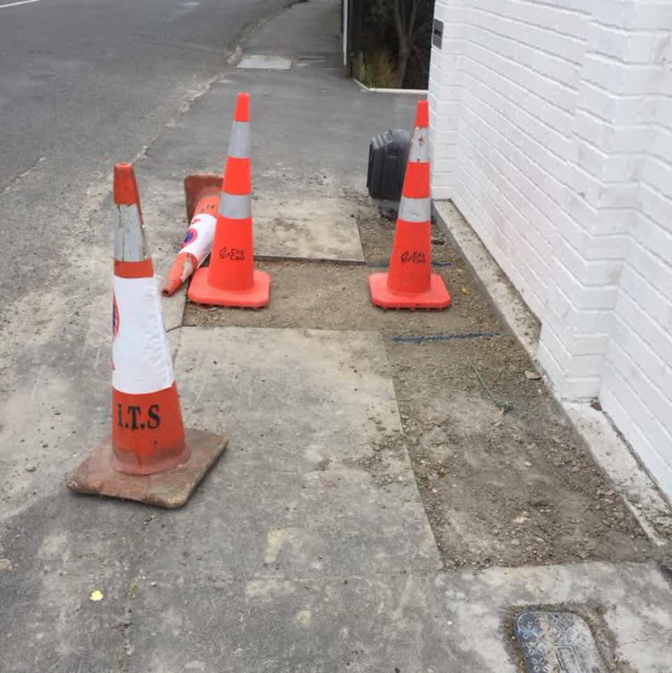 The photograph attached to this roading/streets report