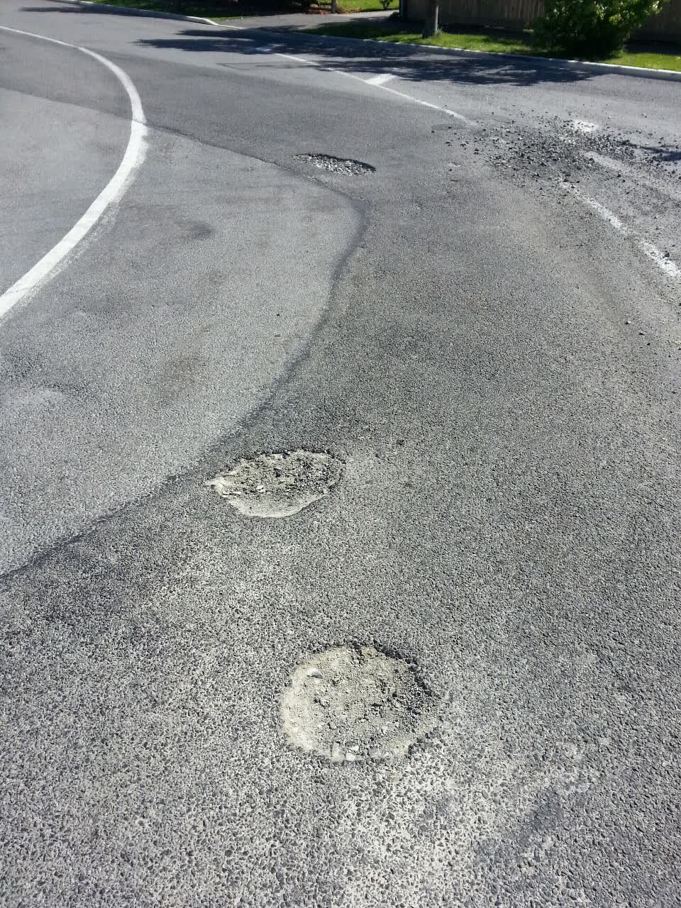 The photograph attached to this roading/streets report