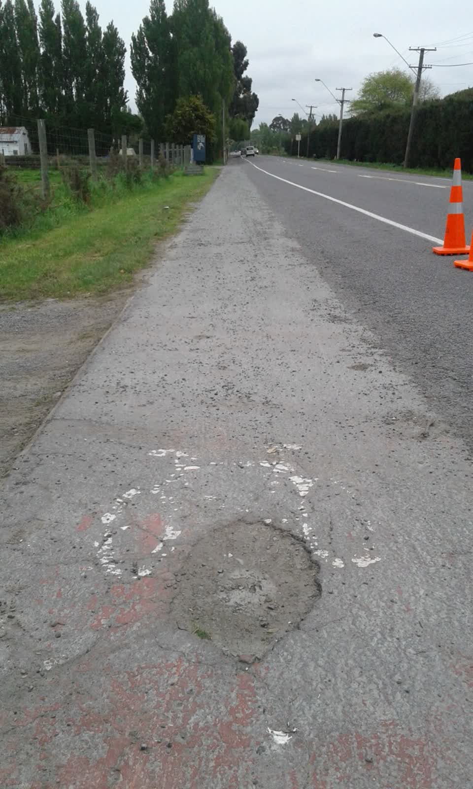 The photograph attached to this roading/streets report