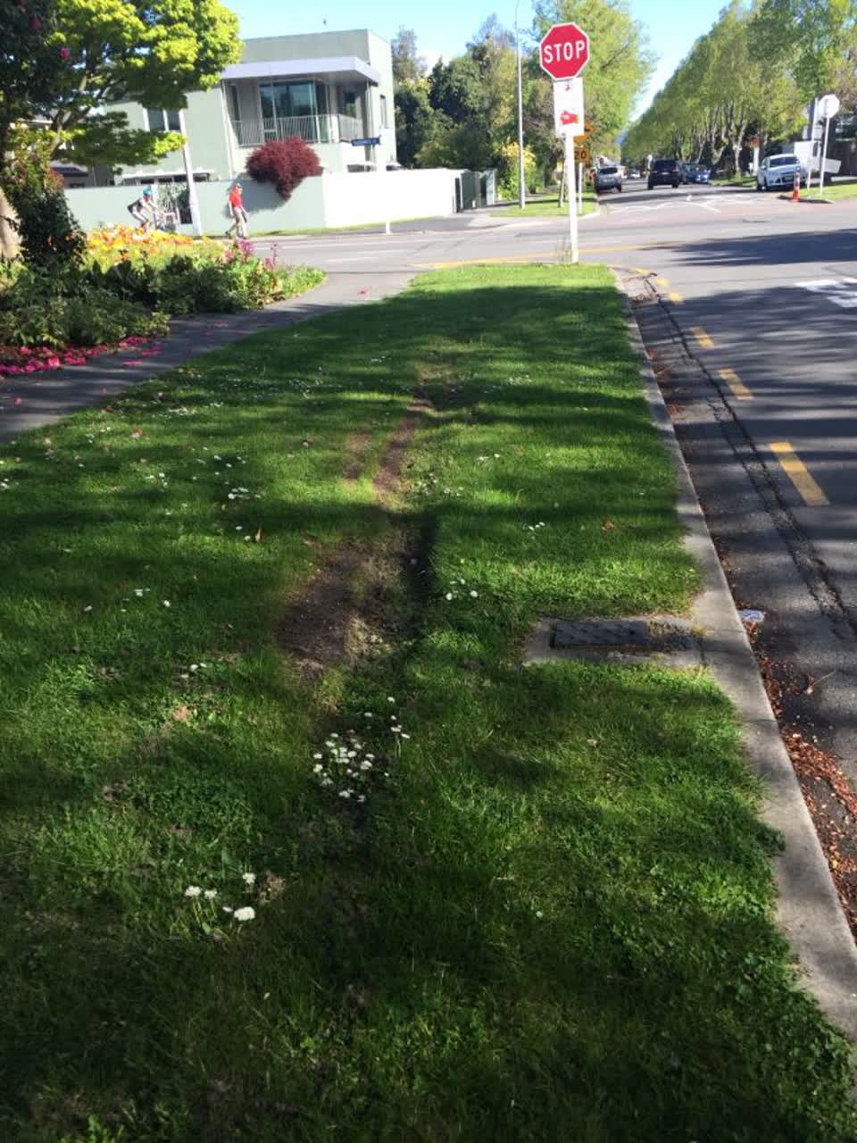 The photograph attached to this roading/streets report