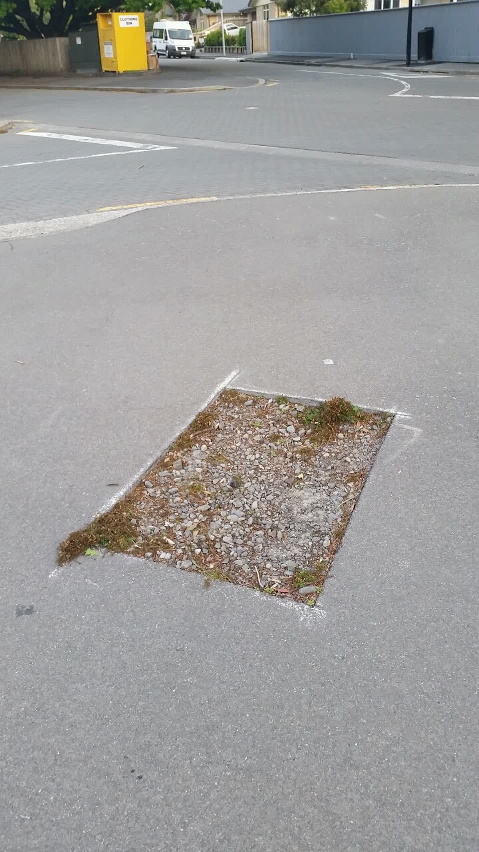 The photograph attached to this roading/streets report