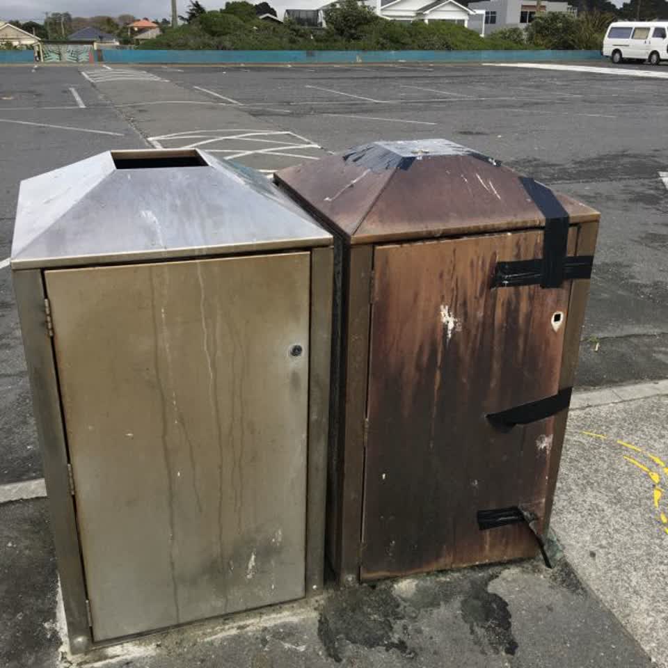The photograph attached to this rubbish/recycling report