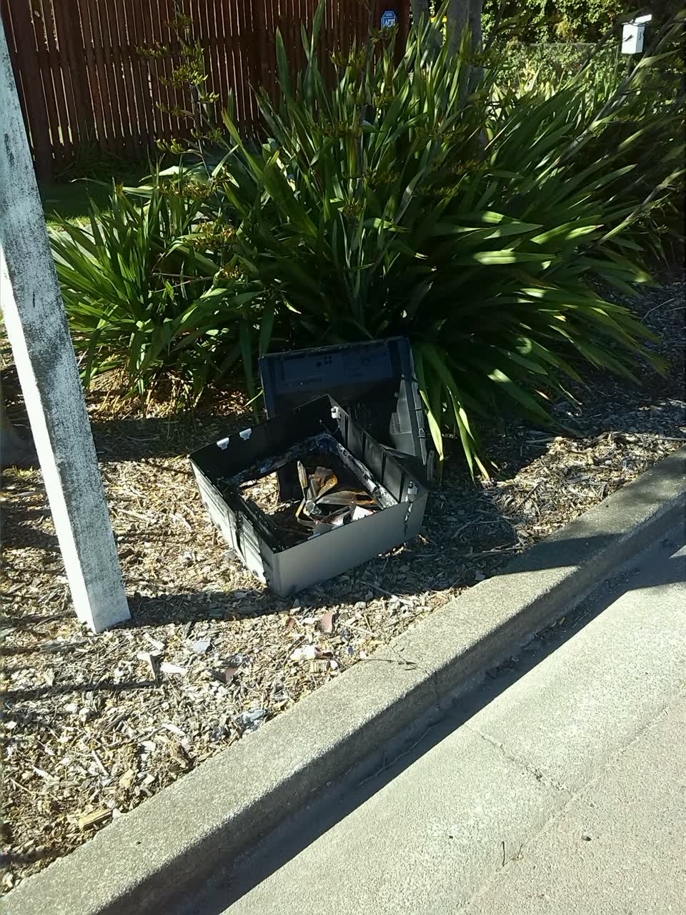 The photograph attached to this rubbish/recycling report