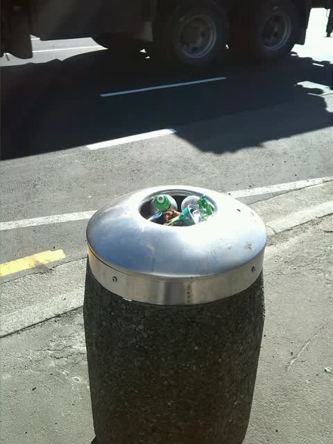 Rubbish/Recycling, a report photo