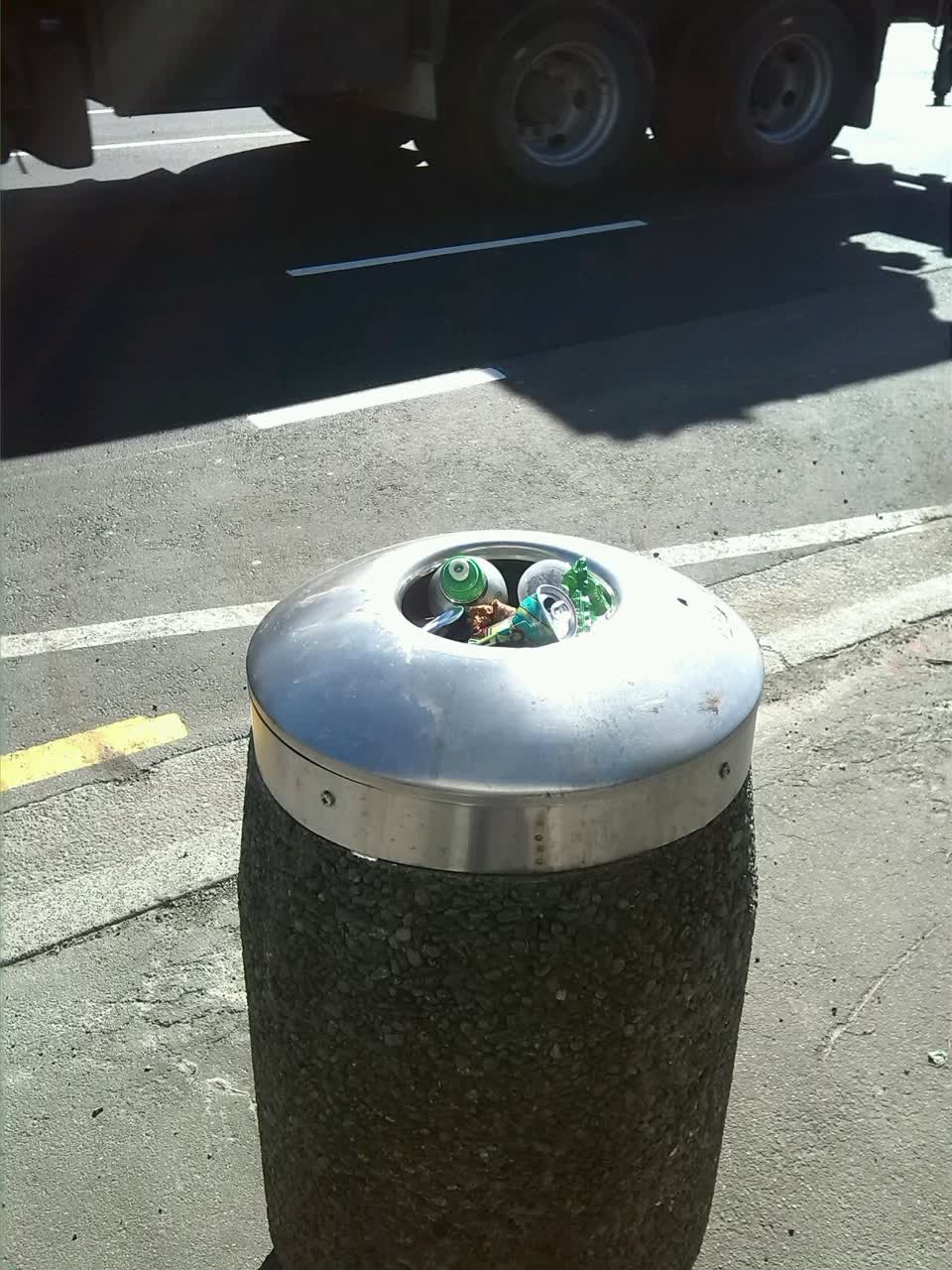 The photograph attached to this rubbish/recycling report