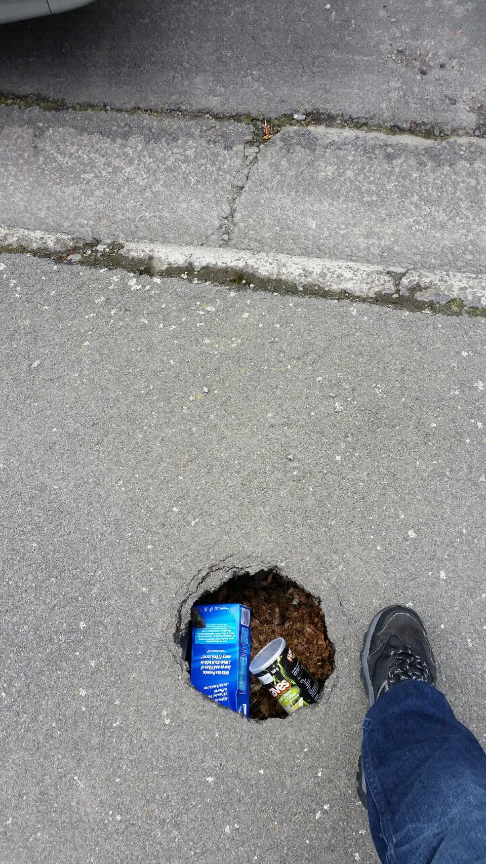 The photograph attached to this roading/streets report