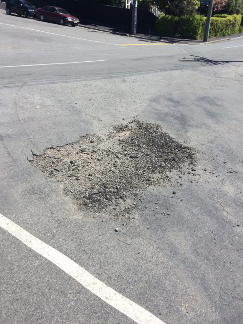 The photograph attached to this roading/streets report