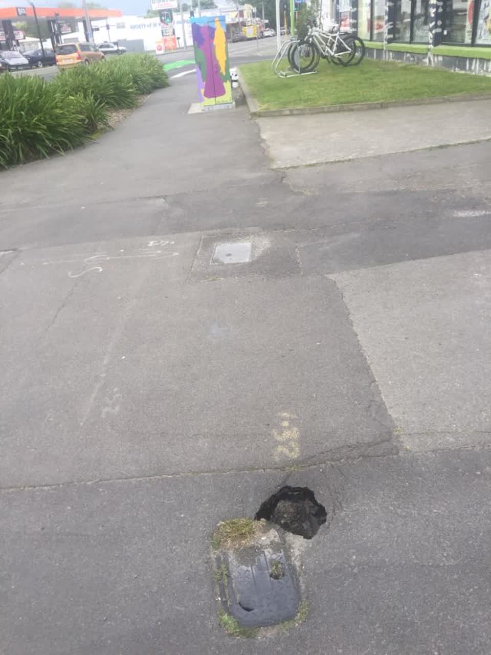 The photograph attached to this roading/streets report