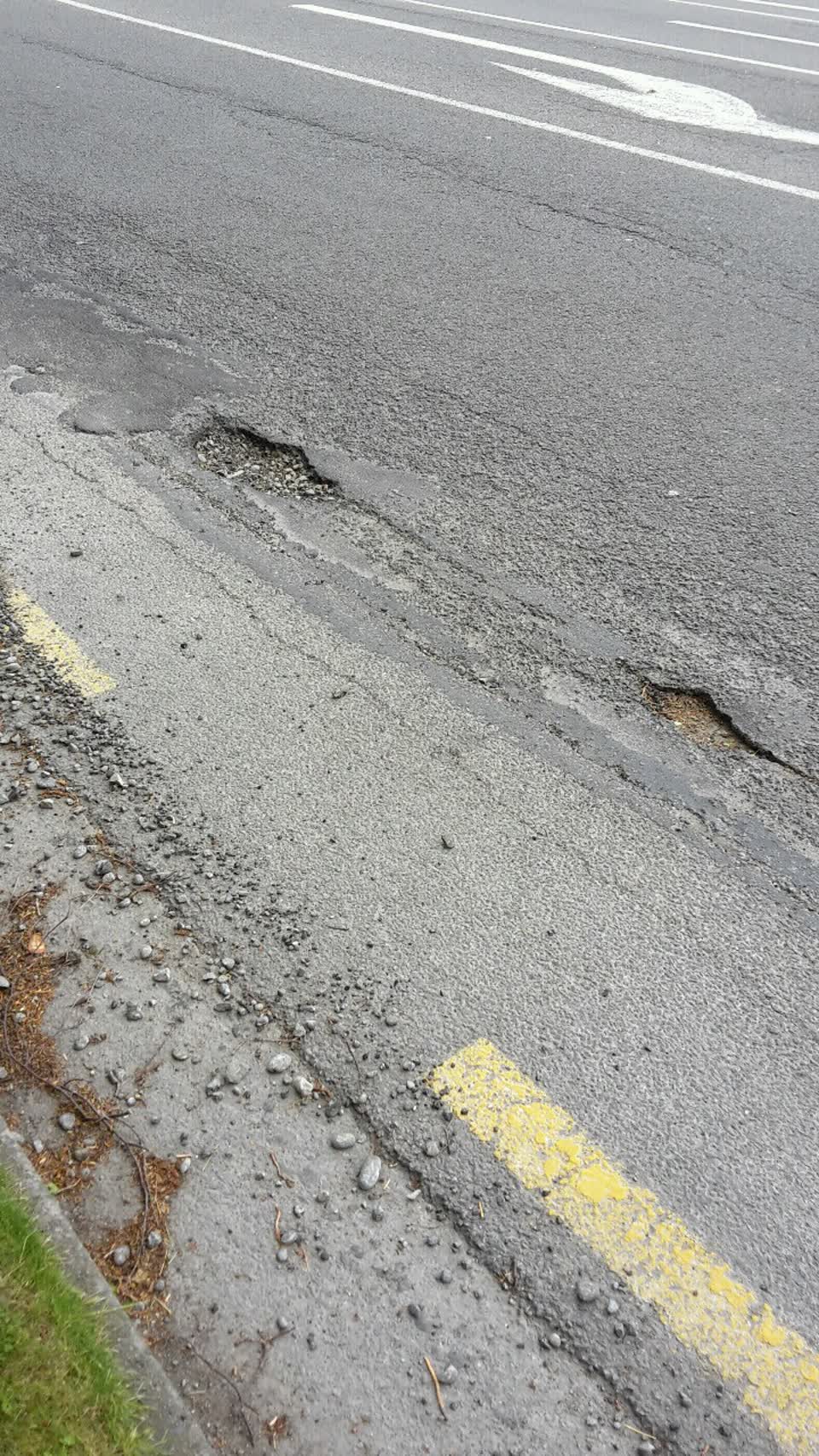 The photograph attached to this roading/streets report