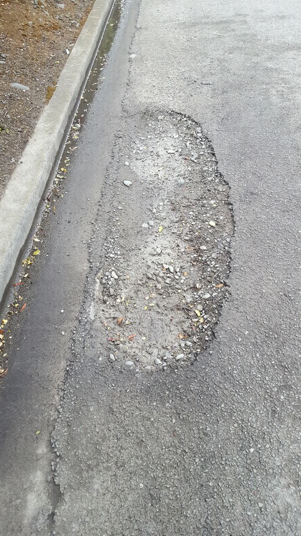The photograph attached to this roading/streets report