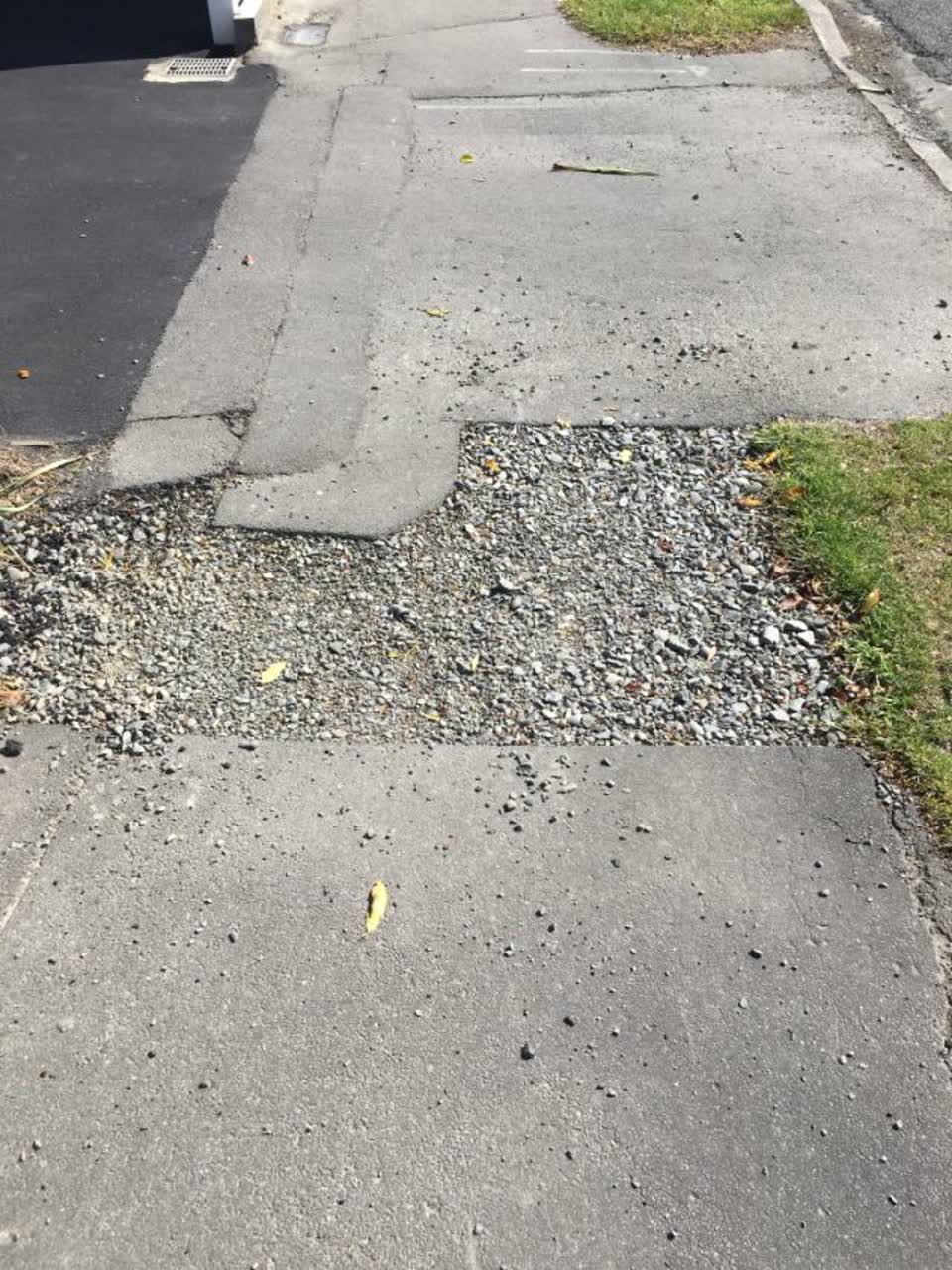 The photograph attached to this roading/streets report