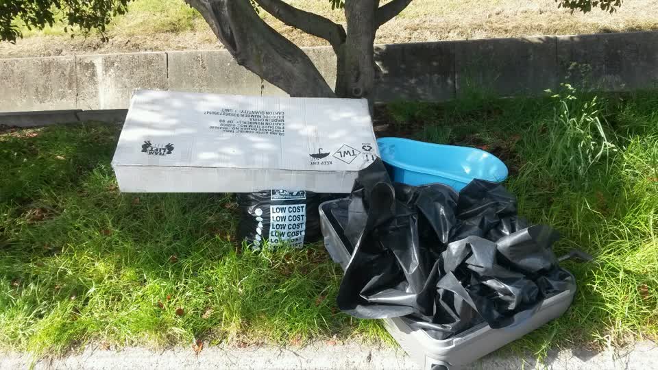 The photograph attached to this rubbish/recycling report