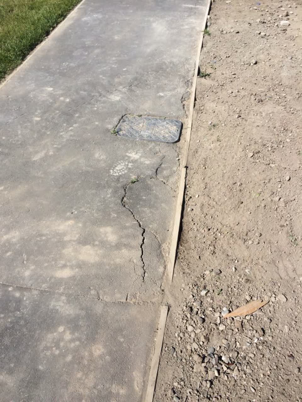 The photograph attached to this roading/streets report