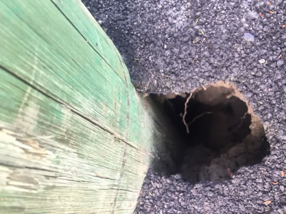 The photograph attached to this roading/streets report
