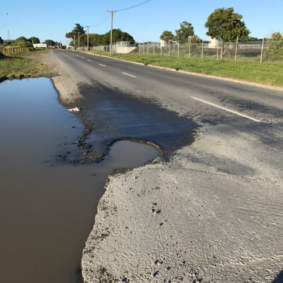 The photograph attached to this roading/streets report
