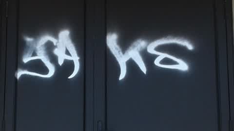Graffiti, a report photo
