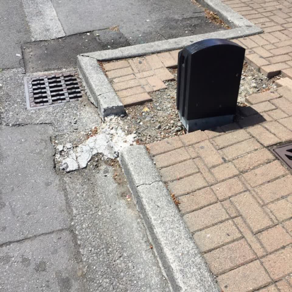 The photograph attached to this roading/streets report