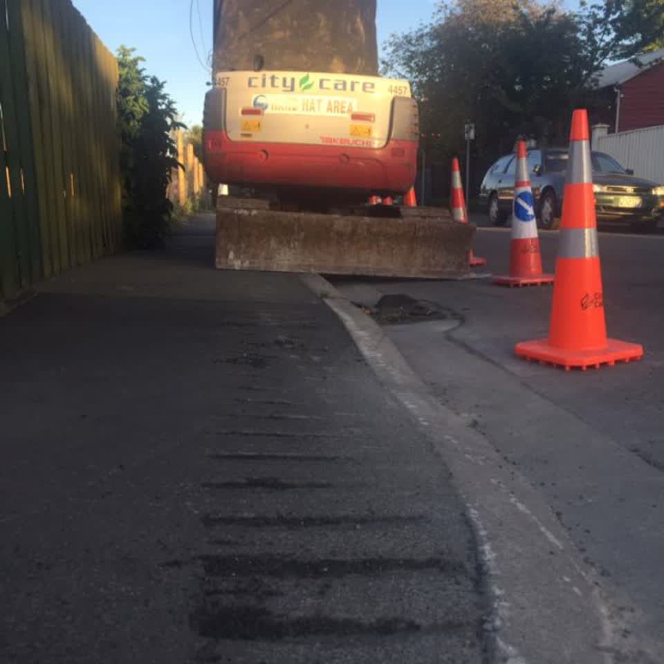 The photograph attached to this roading/streets report