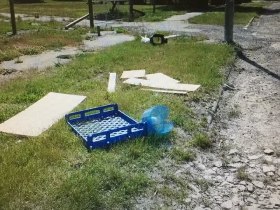 The photograph attached to this rubbish/recycling report
