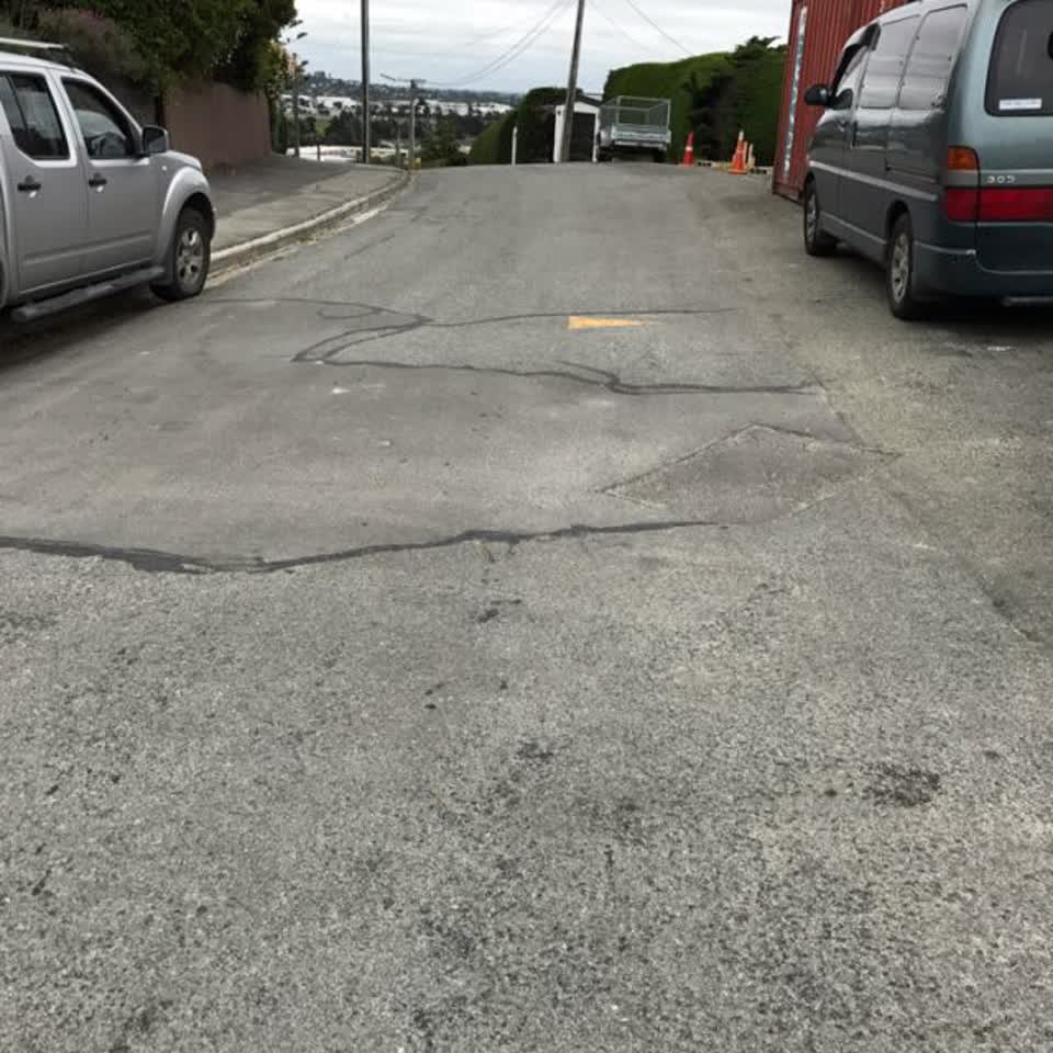 The photograph attached to this roading/streets report