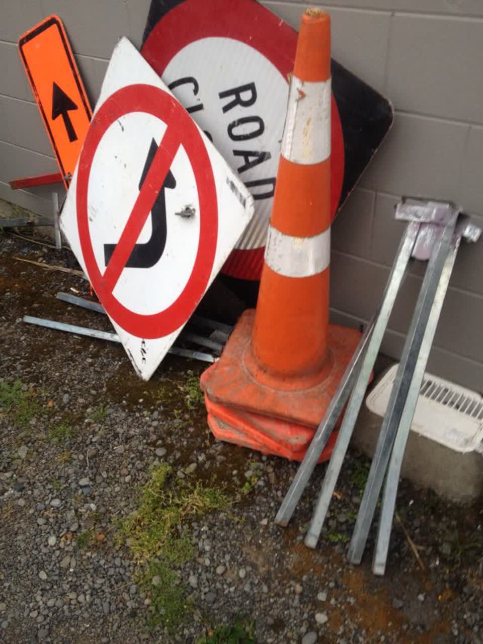 The photograph attached to this roading/streets report