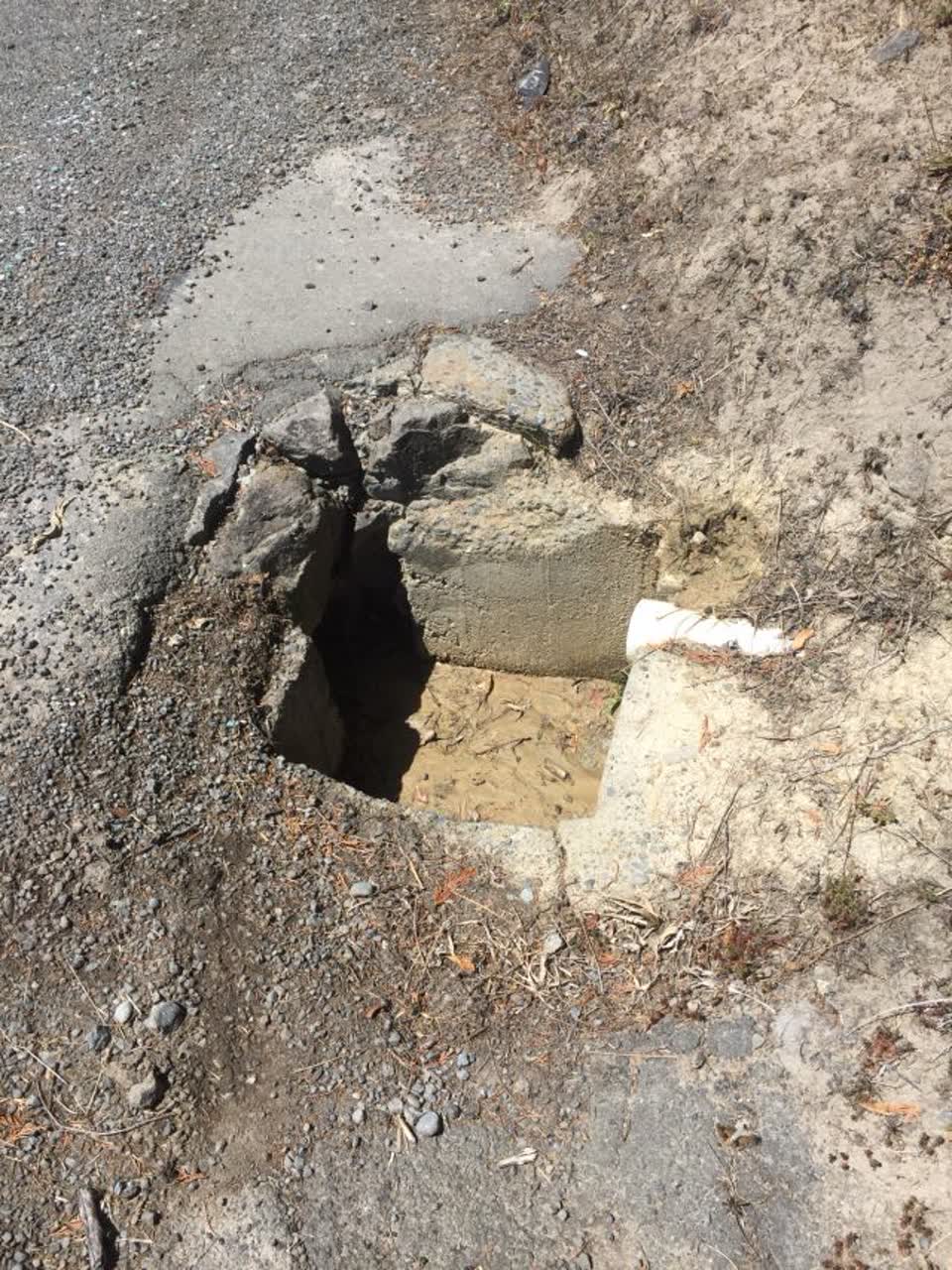 The photograph attached to this roading/streets report