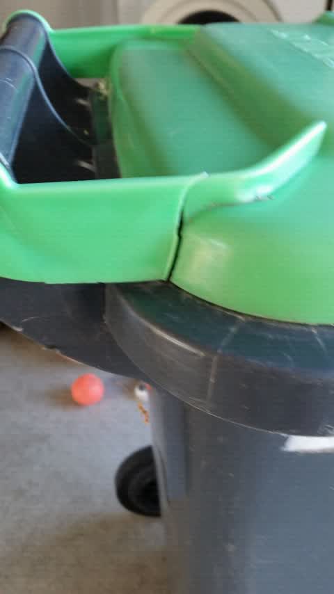Rubbish/Recycling, a report photo