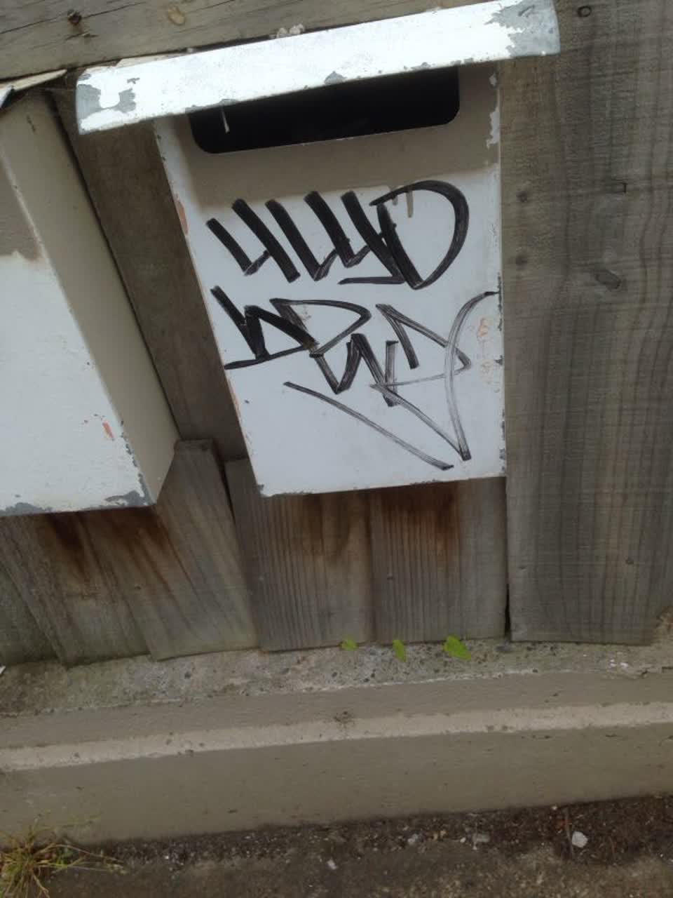 The photograph attached to this graffiti report