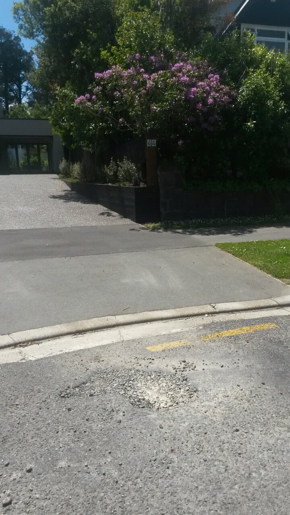 The photograph attached to this roading/streets report